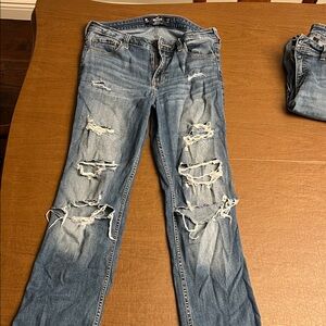 Hollister Ripped Blue Boyfriend Jeans size 9 waist 29 length 32
